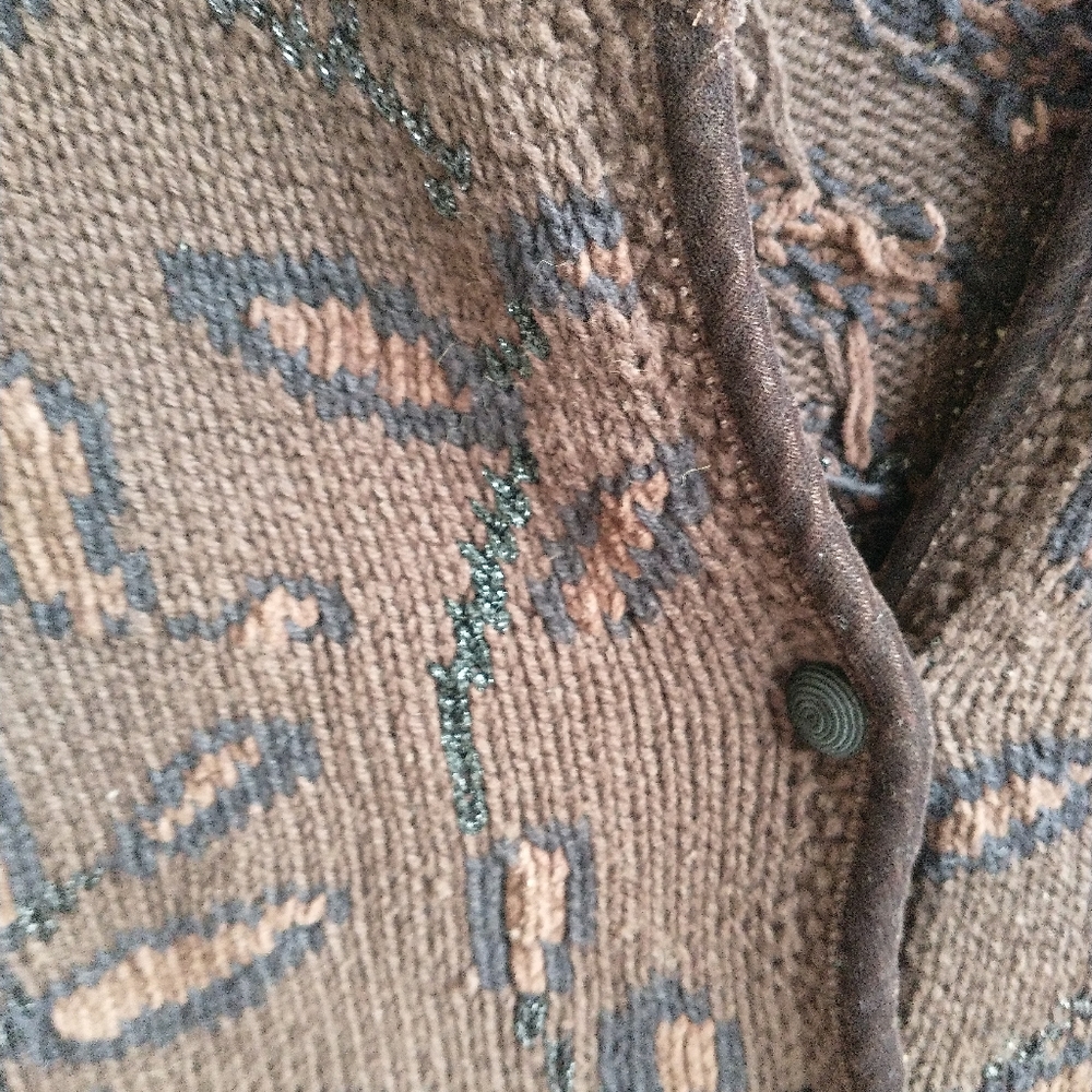 Sweater - Picture 3 of 4